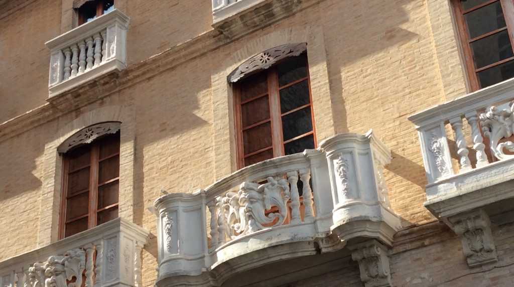 Balcony in Oliva Old Town
