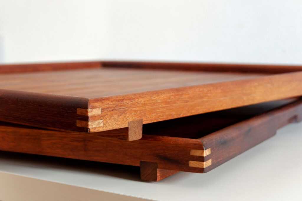 Walnut tray with cedar made by artisans of the Estudio Sangiovanni in Galicia, Spain for Lorenzo Design.